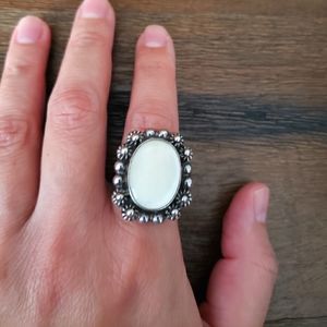 Vintage Sterling Silver MOP Ring